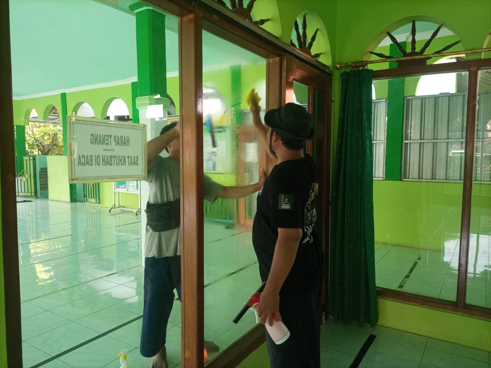 Membersihkan Masjid Sabilul Huda